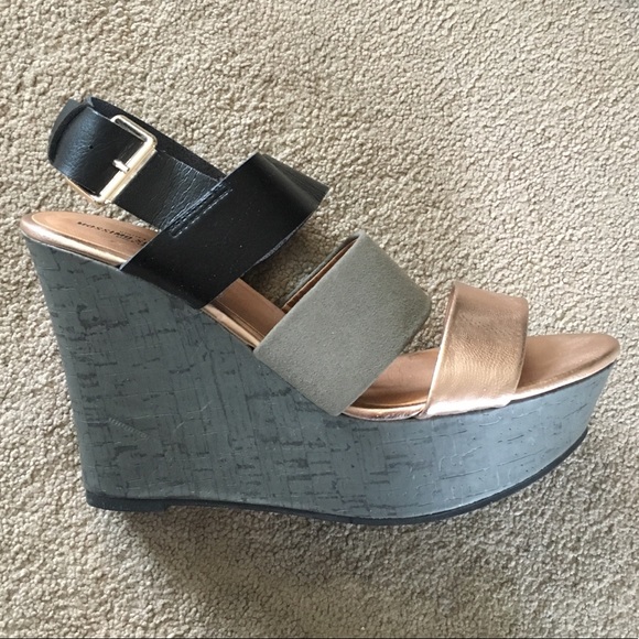 Mossimo Supply Co. Shoes - MOSSIMO SUPPLY CO. Rose gold wedge